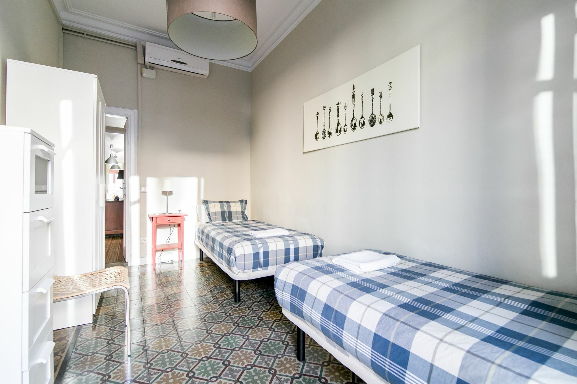 Placa Universitat Apartment
