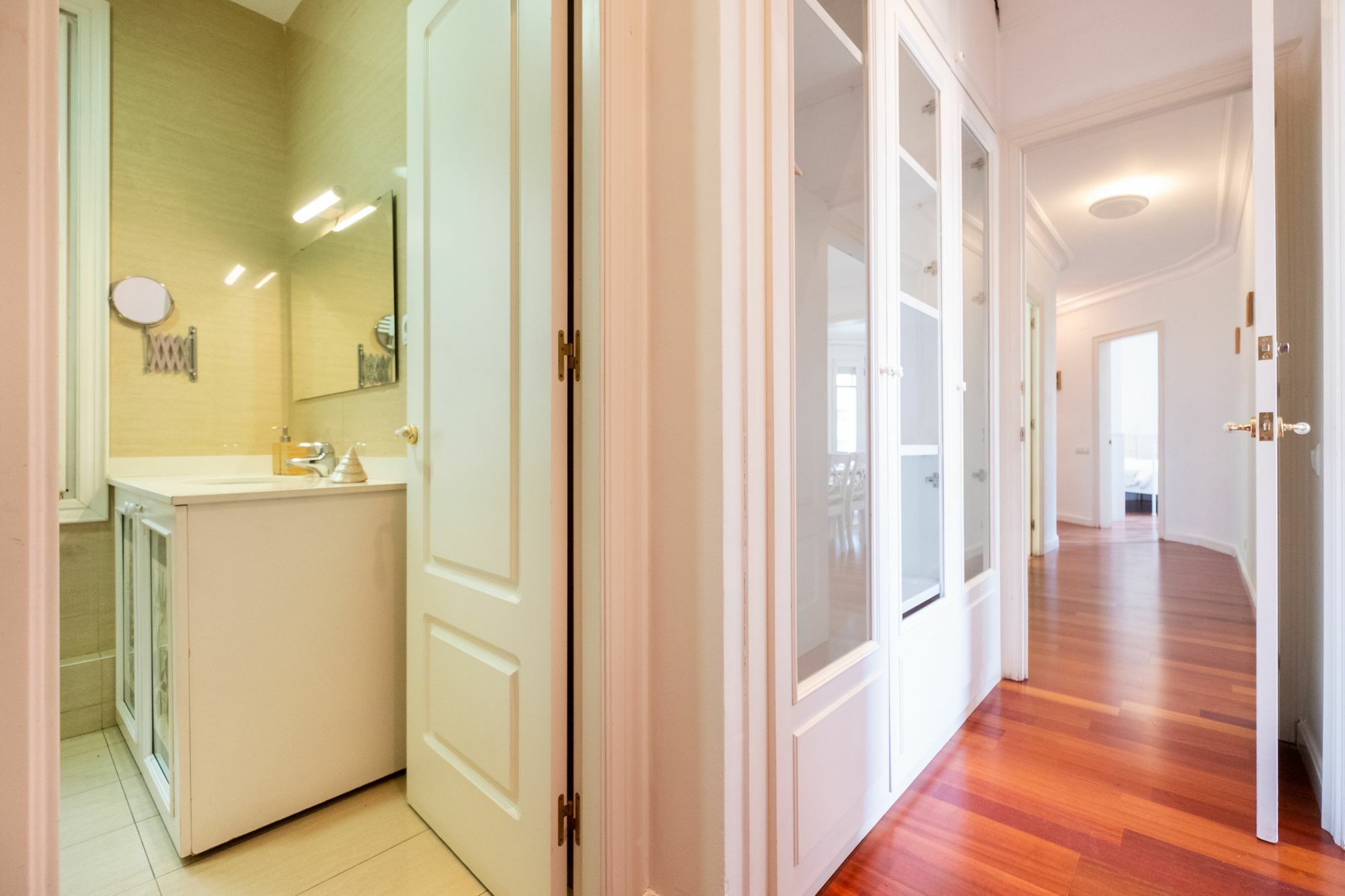 Apartment Stunning 4br In Sagrada Familia *