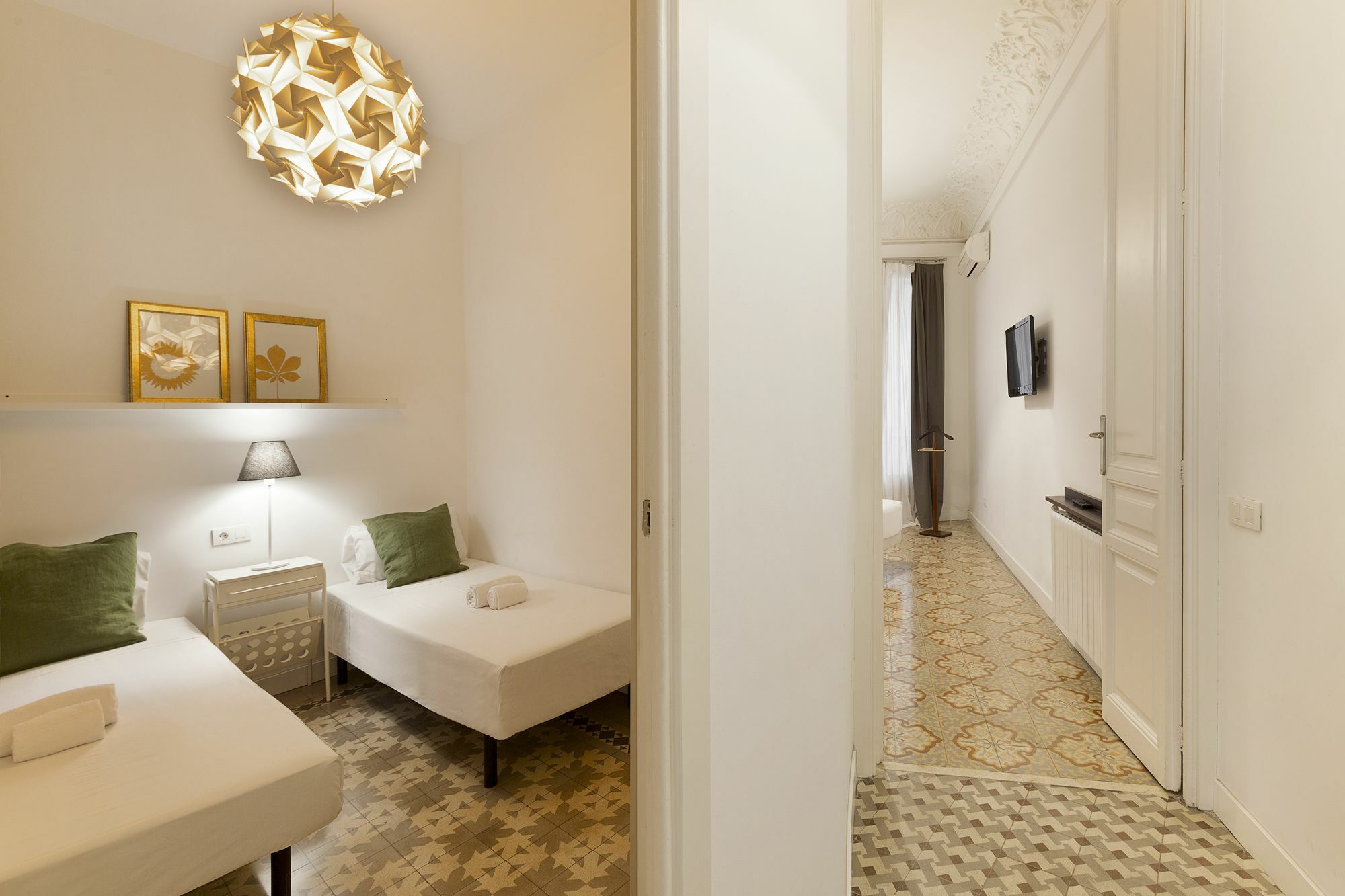 Fira Luxury Nextdoor Apartment *