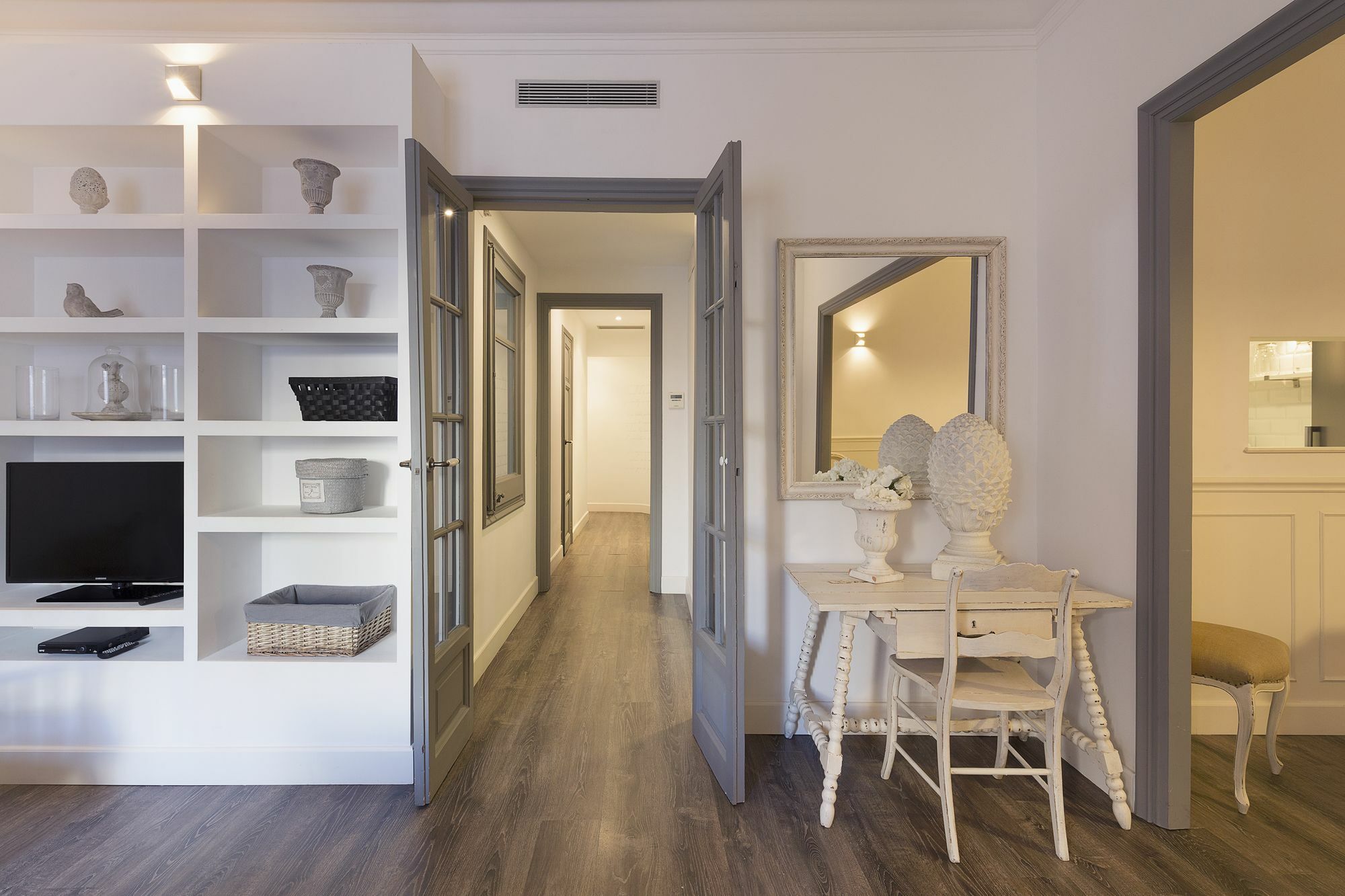 Eixample Casanova Nextdoor Apartment