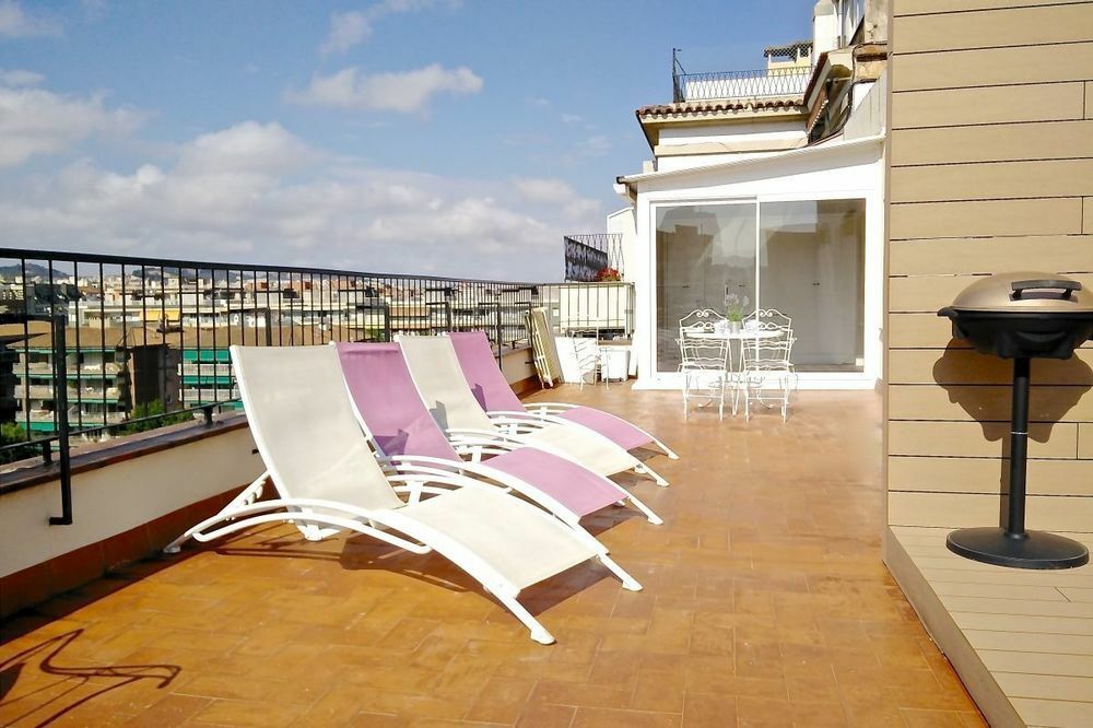 Bizflats Batik Penthouse Pedralbes Apartment
