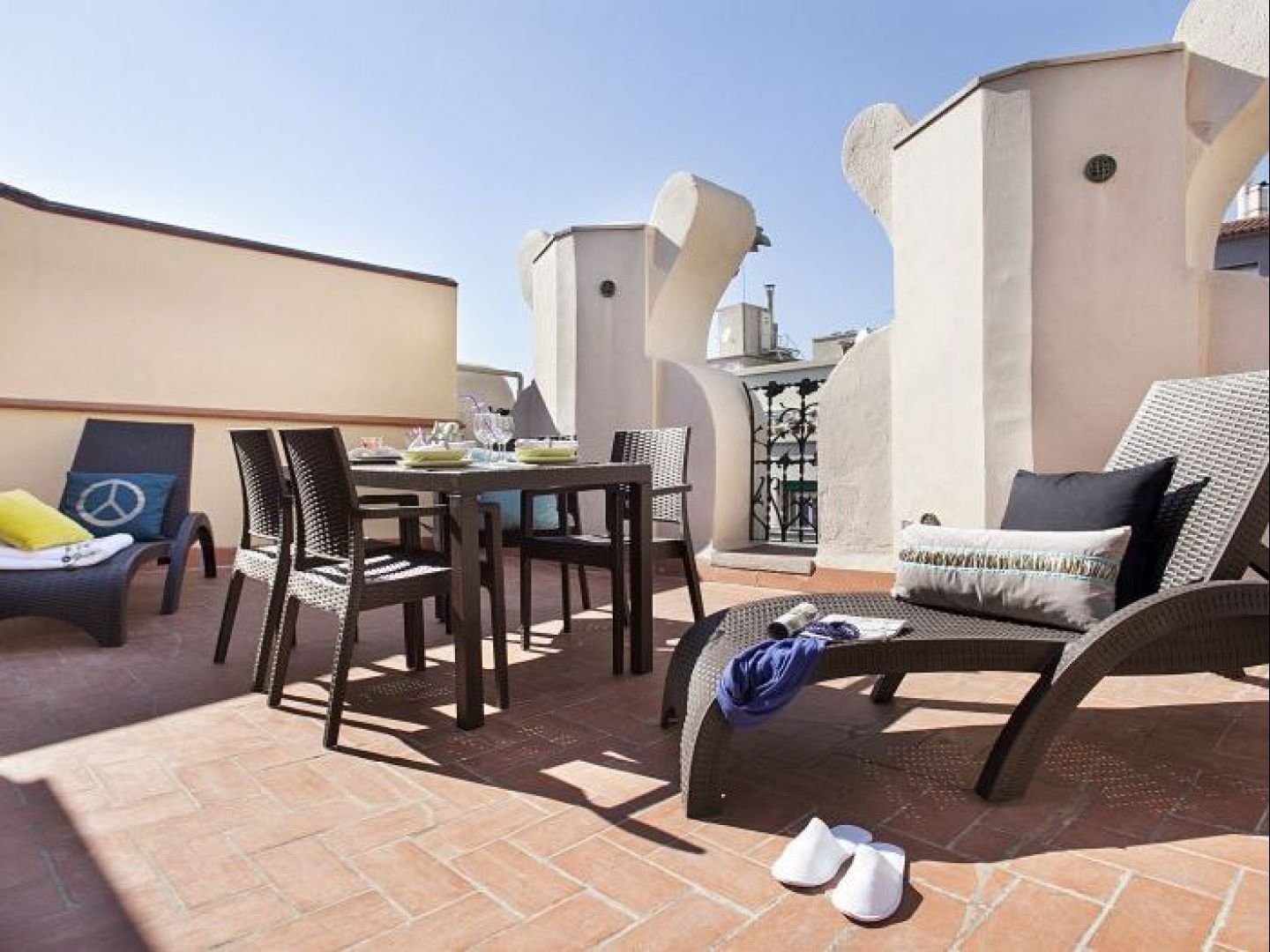 Rambla Attic Paris Apartment *