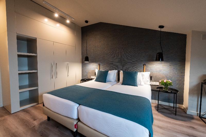 Hotel Atenea Rekord 4*