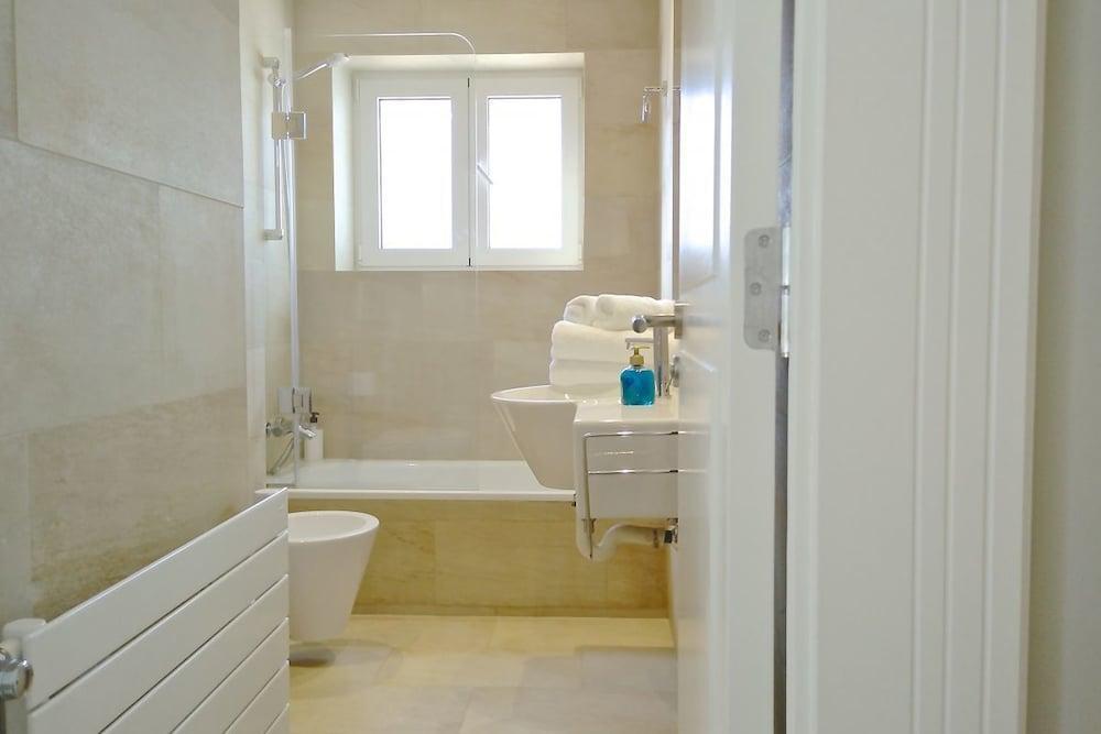 Bizflats Batik Penthouse Pedralbes * Barcelona