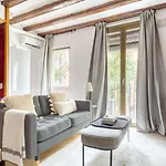 El Born 1Br W Square View Bcn-35