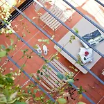 DestinationBCN Urgell Apartment