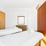 Stylish 4Br City View Apt Near Sagrada Familia