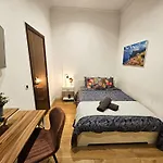 Barcelona Rambla Rooms