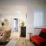 Modernist Apartment In The Hear Of Barcelona, Unit 3
