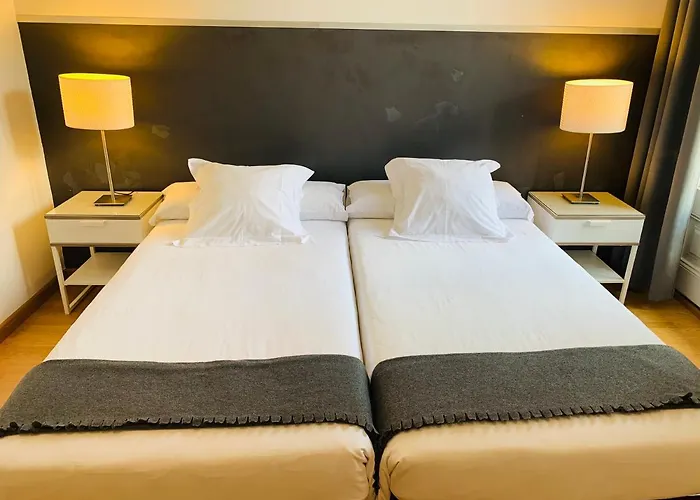 APTBCN Super Balmes Guest House