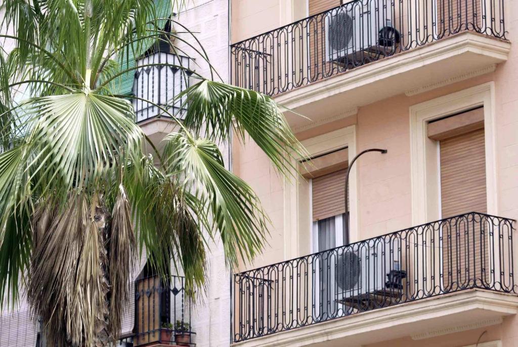 Serennia Sants Apartment *