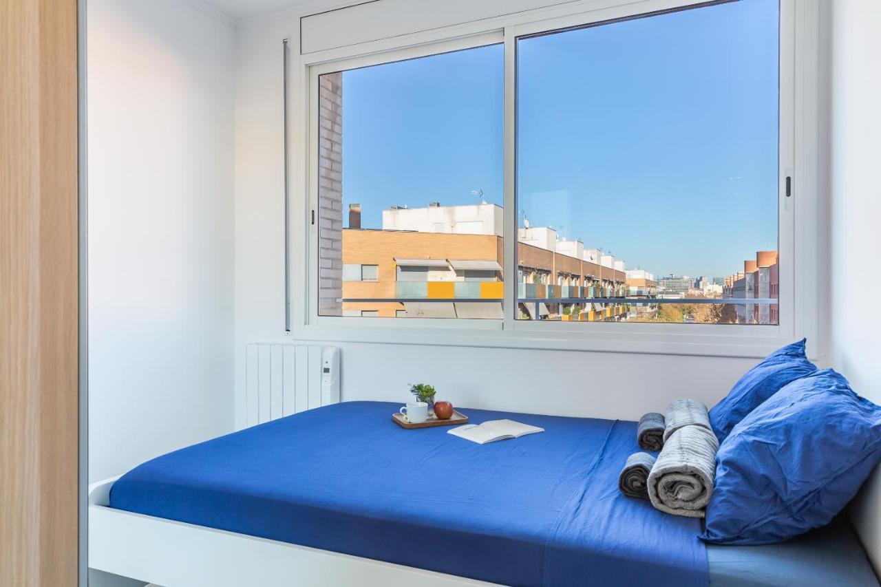 3Br - 2Bh Sunny And Spacious Apartment 10 Min Walk From Beach *