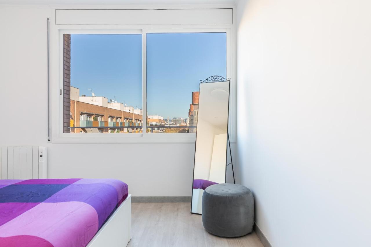 3Br - 2Bh Sunny And Spacious Apartment 10 Min Walk From Beach Appartement Barcelona