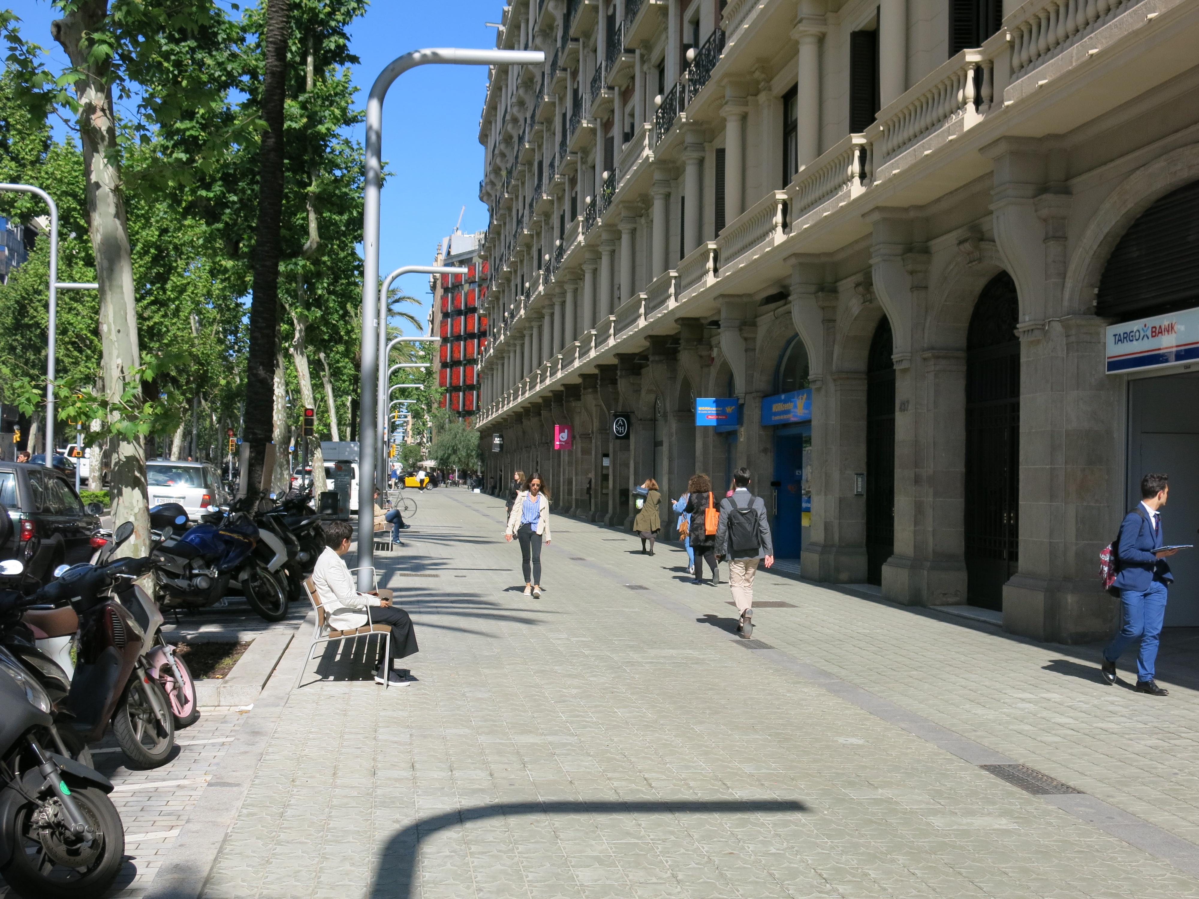 Principal B&bcn Couette-café 3*