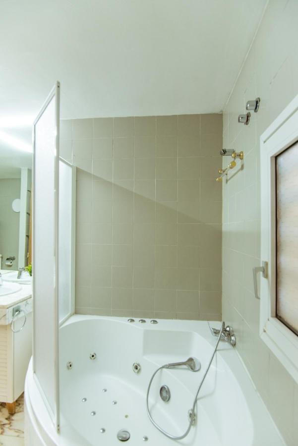 Two Bedroom Townhouse Within 10min Walk From Beach Appartement Barcelona
