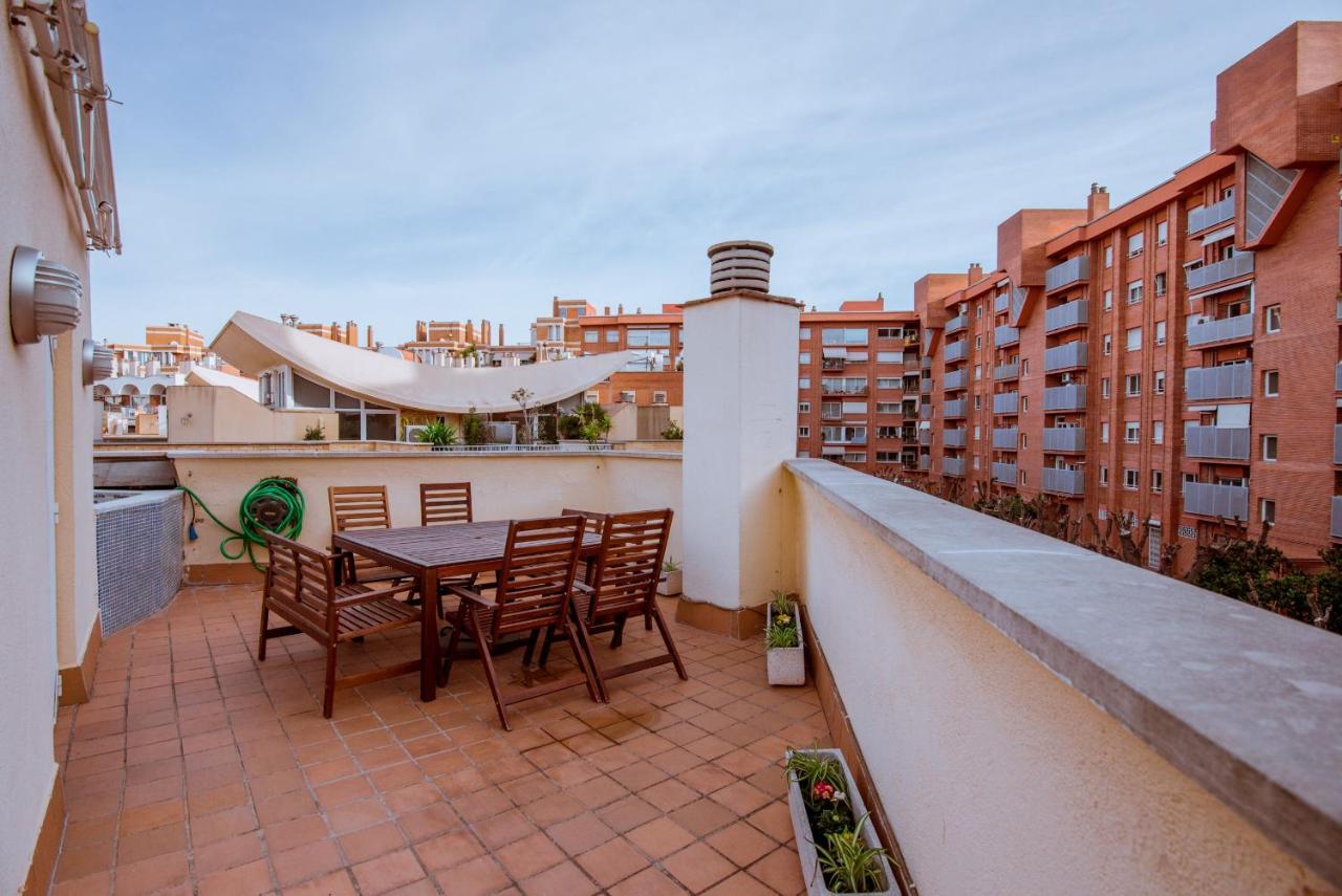 Two Bedroom Townhouse Within 10min Walk From Beach Appartement Barcelona
