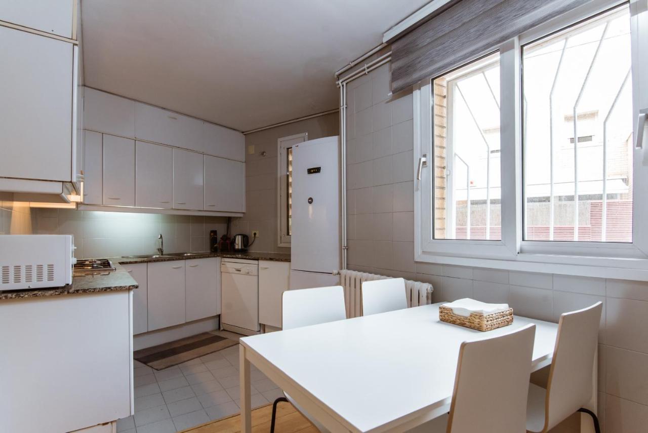 Appartement Two Bedroom Townhouse Within 10min Walk From Beach Barcelona