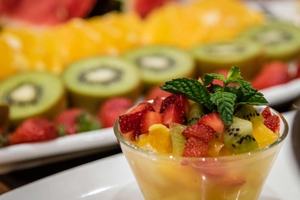 Petit Palace Trencadis Hotel 4*