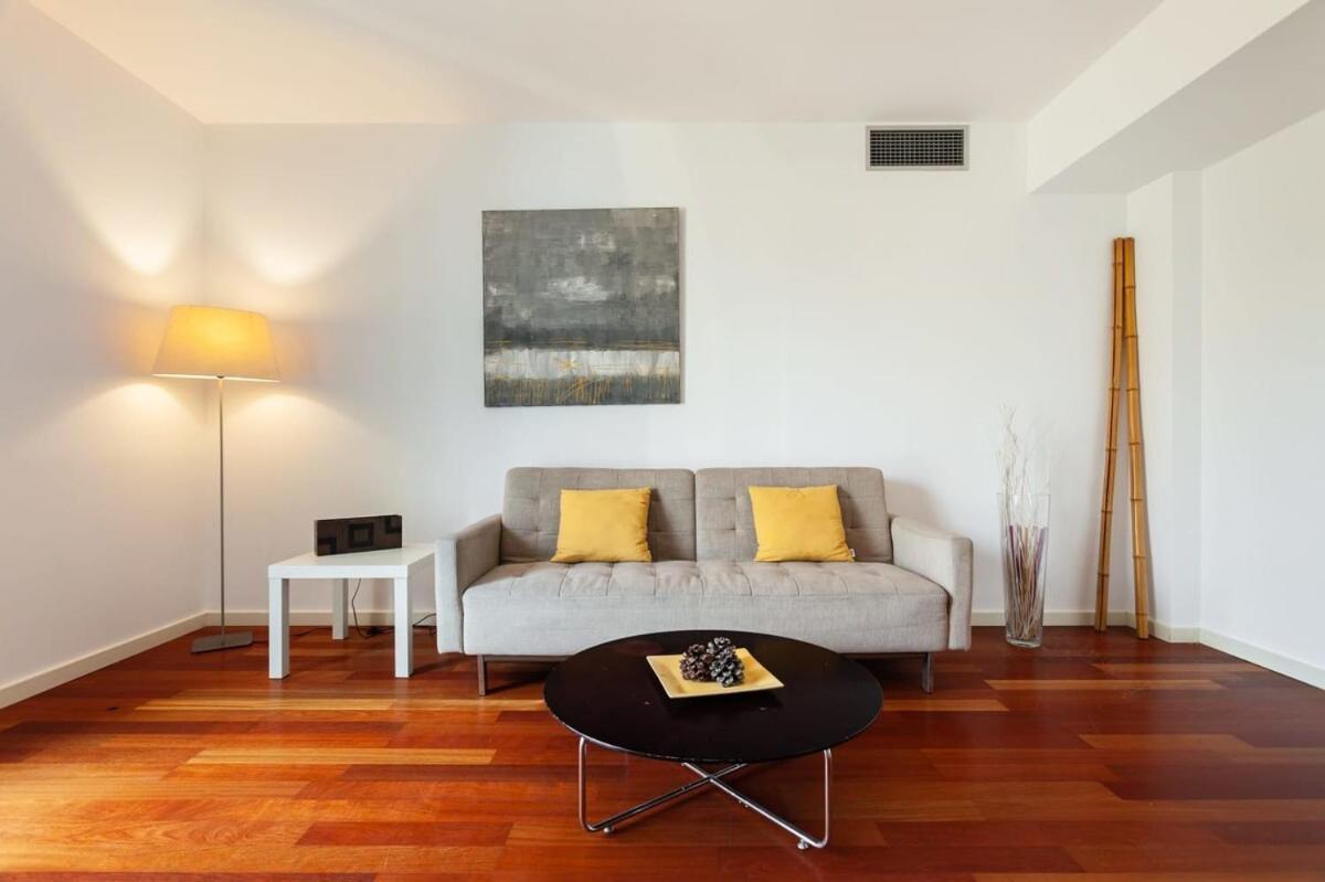 Placa Catalunya Modern 2bedroom With Balcony Apartment