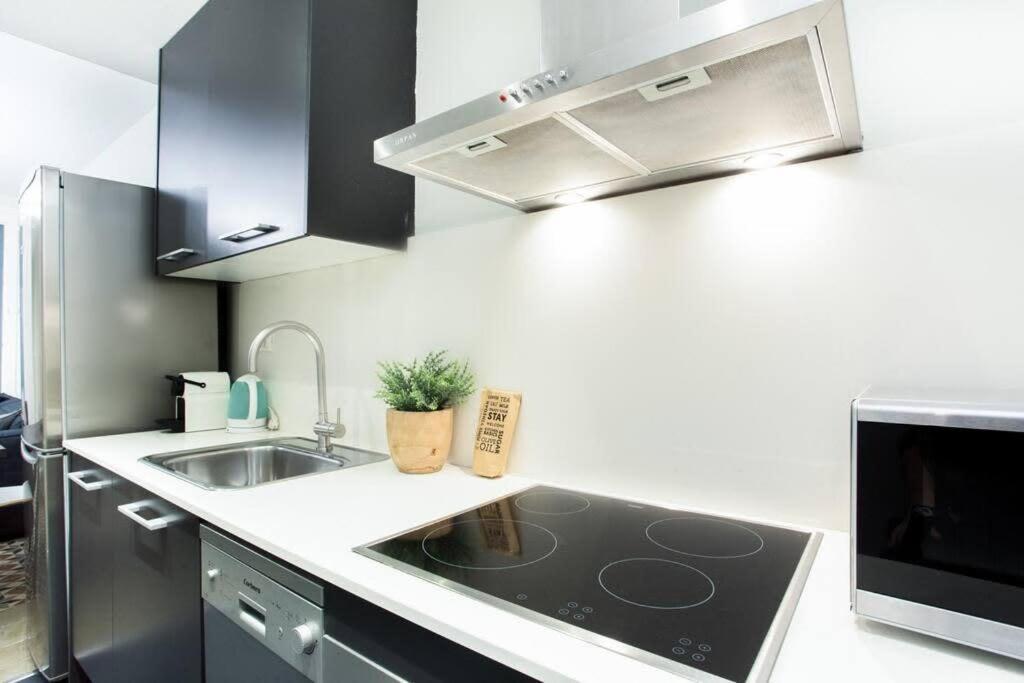 Bright And Modern 3bedroom In Ramblas 3 1b * Barcelona