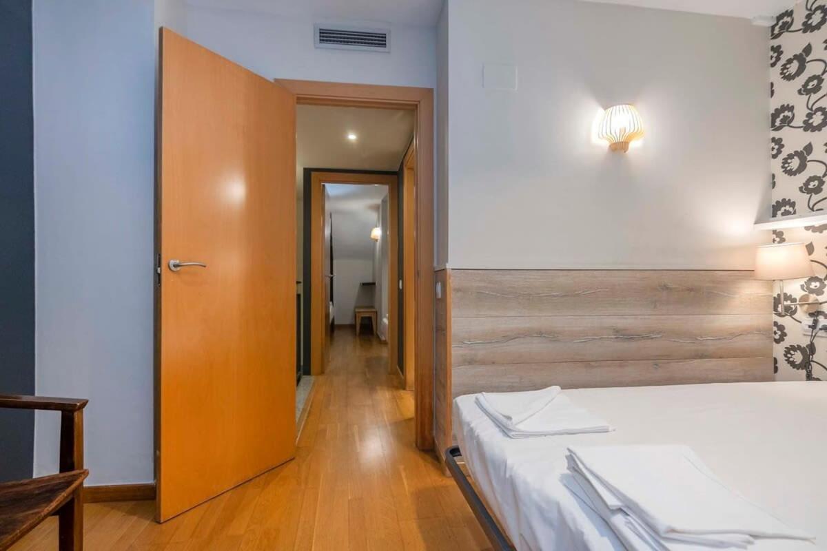 Appartement Bright And Modern Duplex With Terrace In Eixample District P1 *