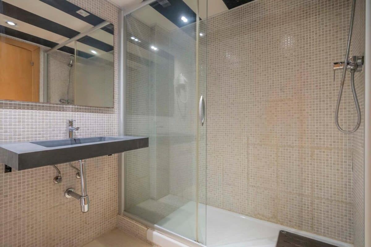 Bright And Modern Duplex With Terrace In Eixample District P1 Appartement