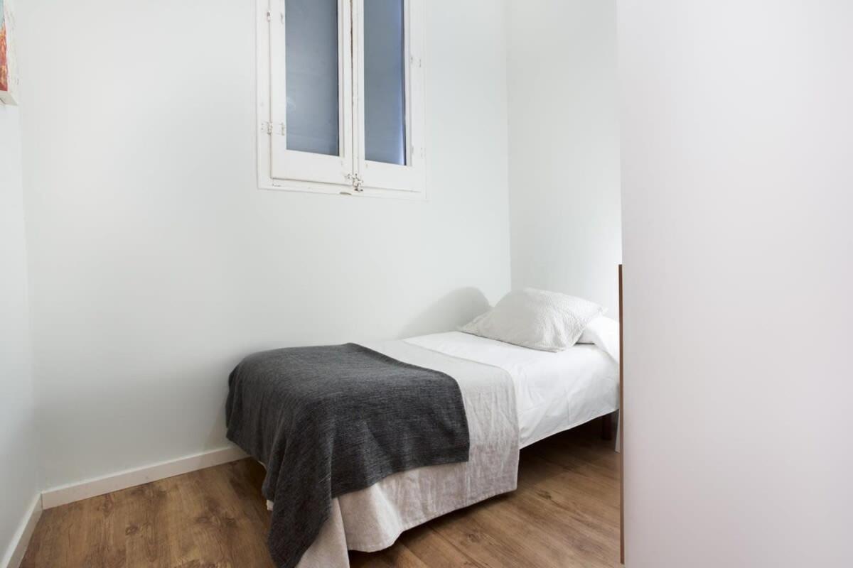 Apartment Bright And Modern 2bedroom In Ramblas 2 1a Barcelona