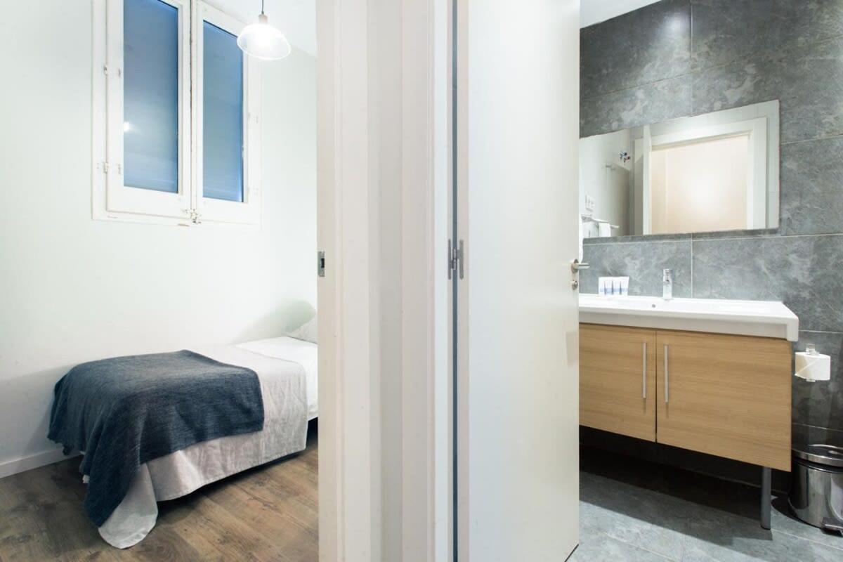 Bright And Modern 2bedroom In Ramblas 2 1a * Barcelona