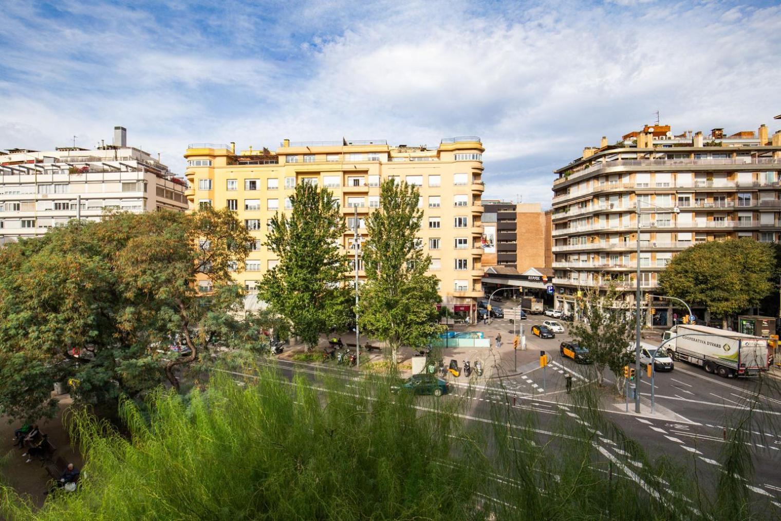 Blueground Galvany Balcony Bcn-114 Apartment Barcelona