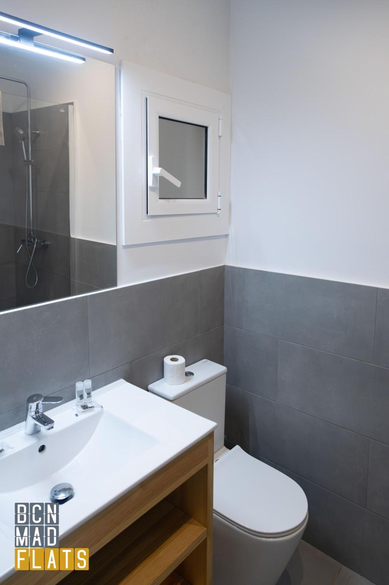 - Eixample Pb Appartement