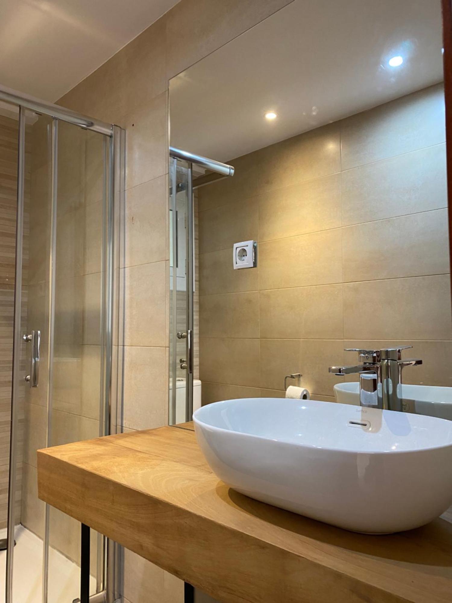 Amazing Sea And Sagrada Familia Views Homey Apartment *