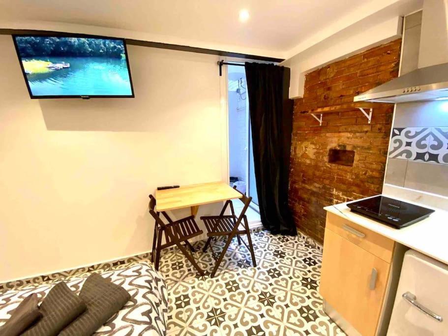 B4 Estudio Nuevo! Cocina Y Bano Privado! A 1 Calle Del Metro Apartment Barcelona
