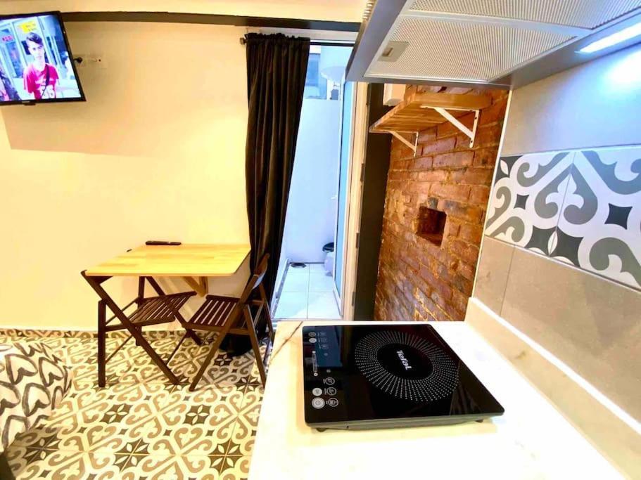 B4 Estudio Nuevo! Cocina Y Bano Privado! A 1 Calle Del Metro Apartment