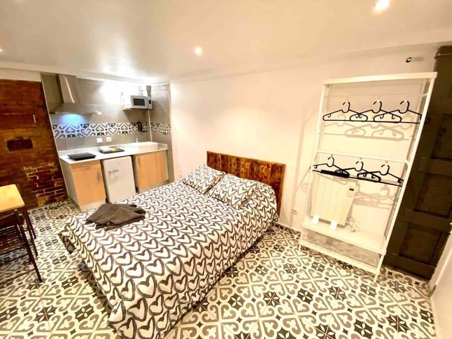 Apartment B4 Estudio Nuevo! Cocina Y Bano Privado! A 1 Calle Del Metro *