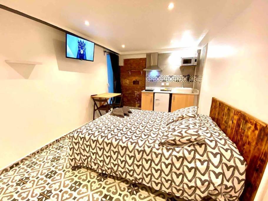 B4 Estudio Nuevo! Cocina Y Bano Privado! A 1 Calle Del Metro Apartment *