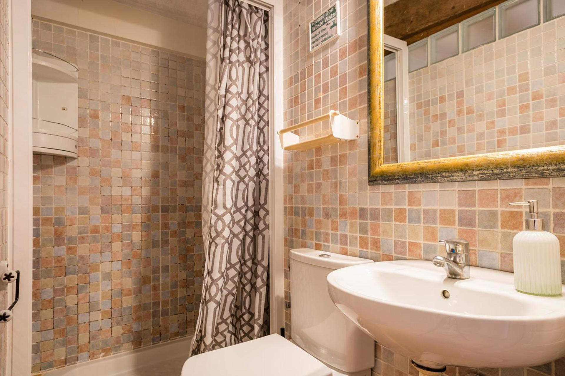 Apartment Encanto En Las Ramblas: Espacio Perfecto Para 9