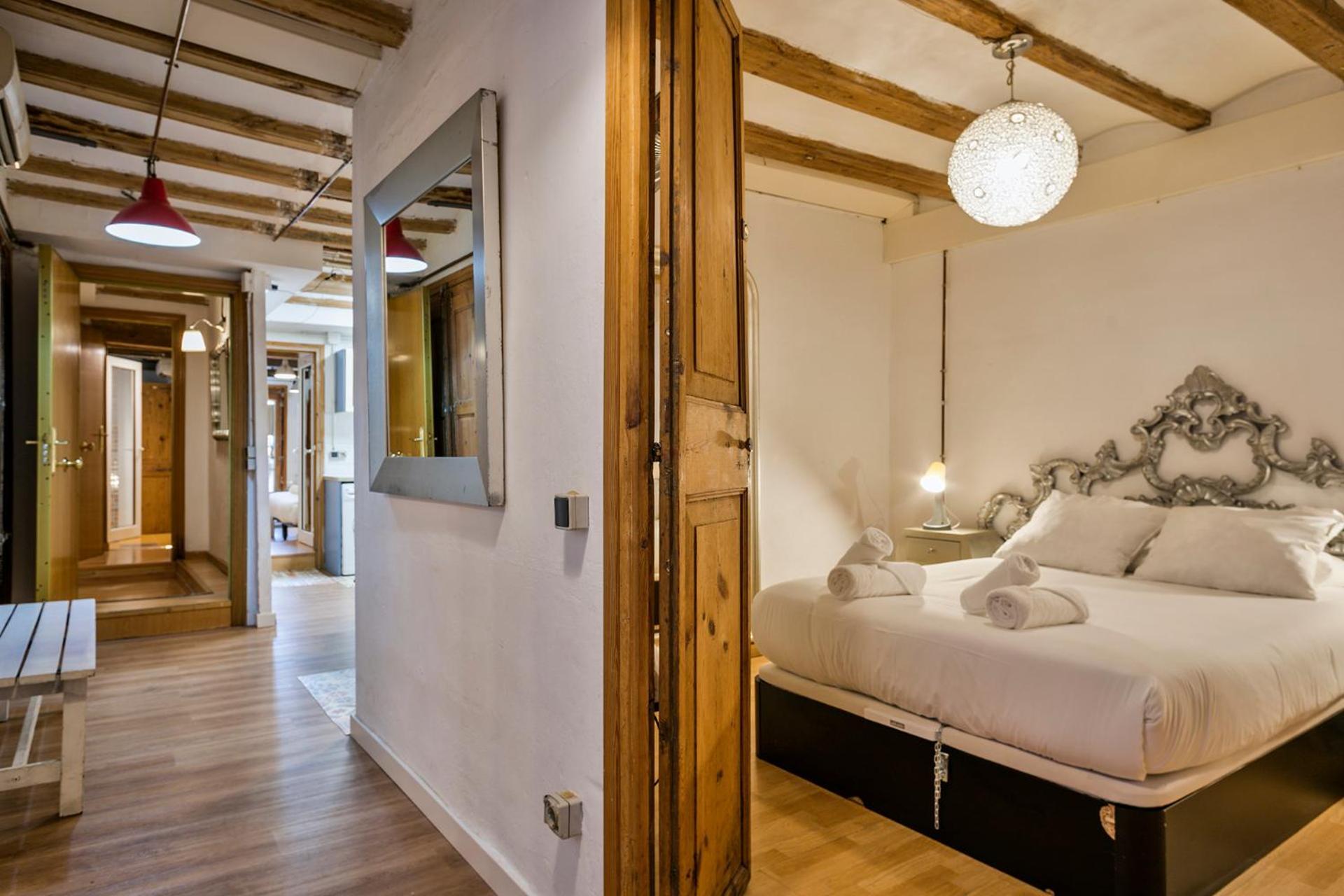 Encanto En Las Ramblas: Espacio Perfecto Para 9