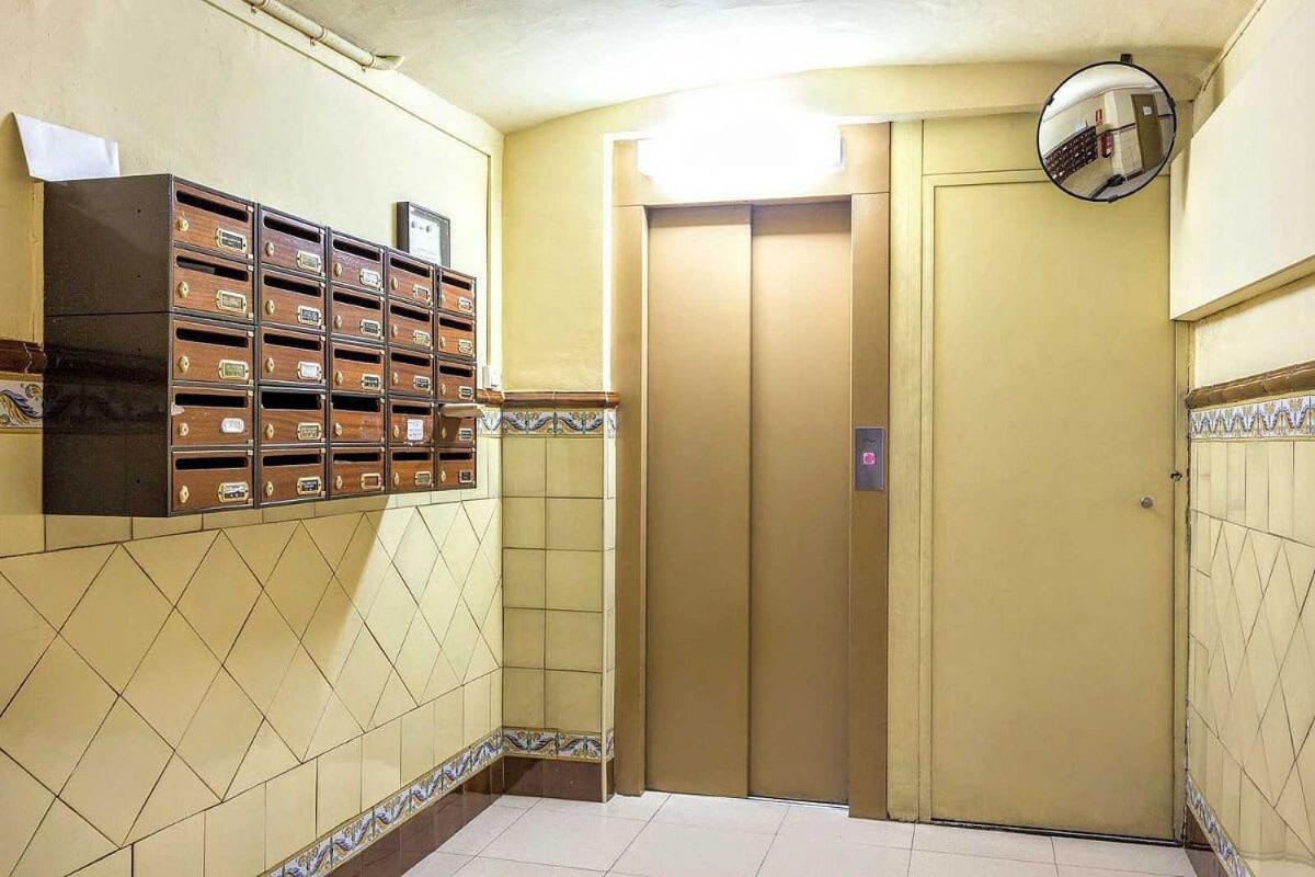 Paseo De Gracia Sunny 2br Penthouse Apartment *