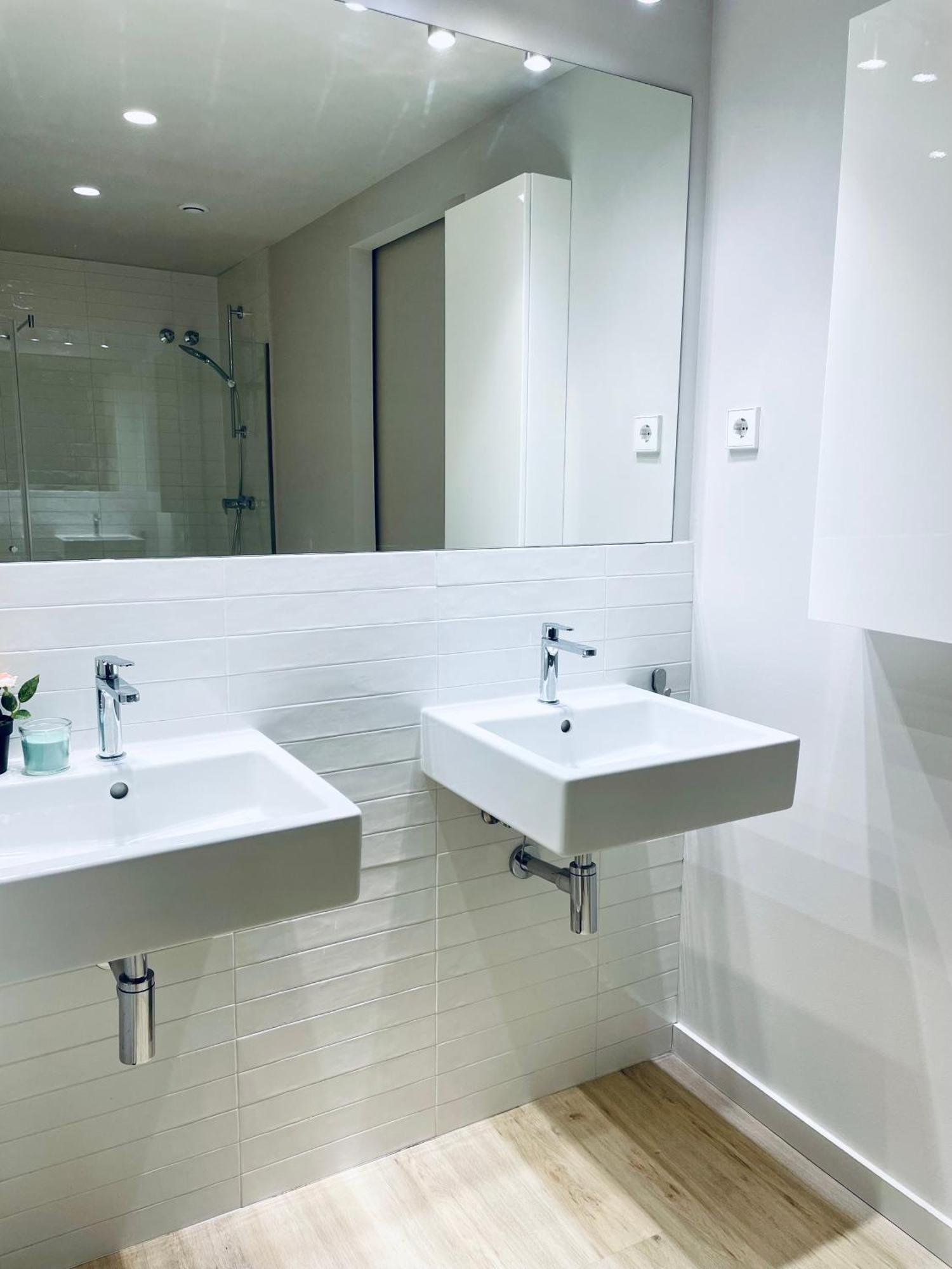 Guest house Triple With Private Bathroom In Gothic Barcelona