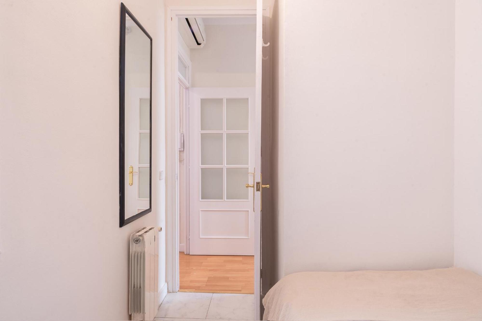 Apartment Experience Local Life In The Heart Of Gracia *