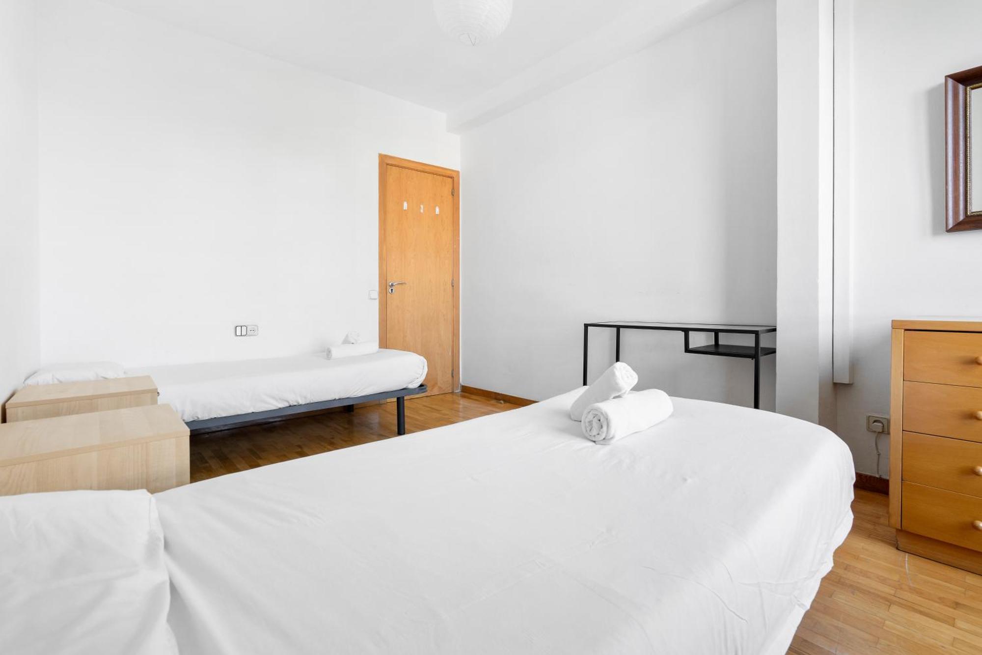 Stylish 4br View Near Sagrada Familia Barcelona