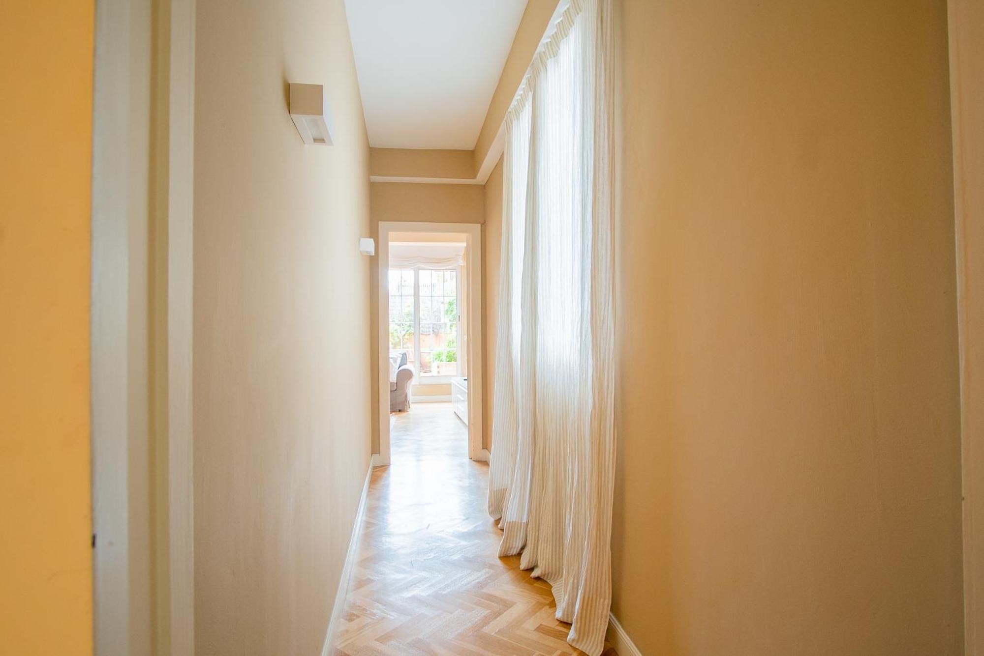 Apartment Balmes - Atico Con Terraza En Sant Gervasi Barcelona