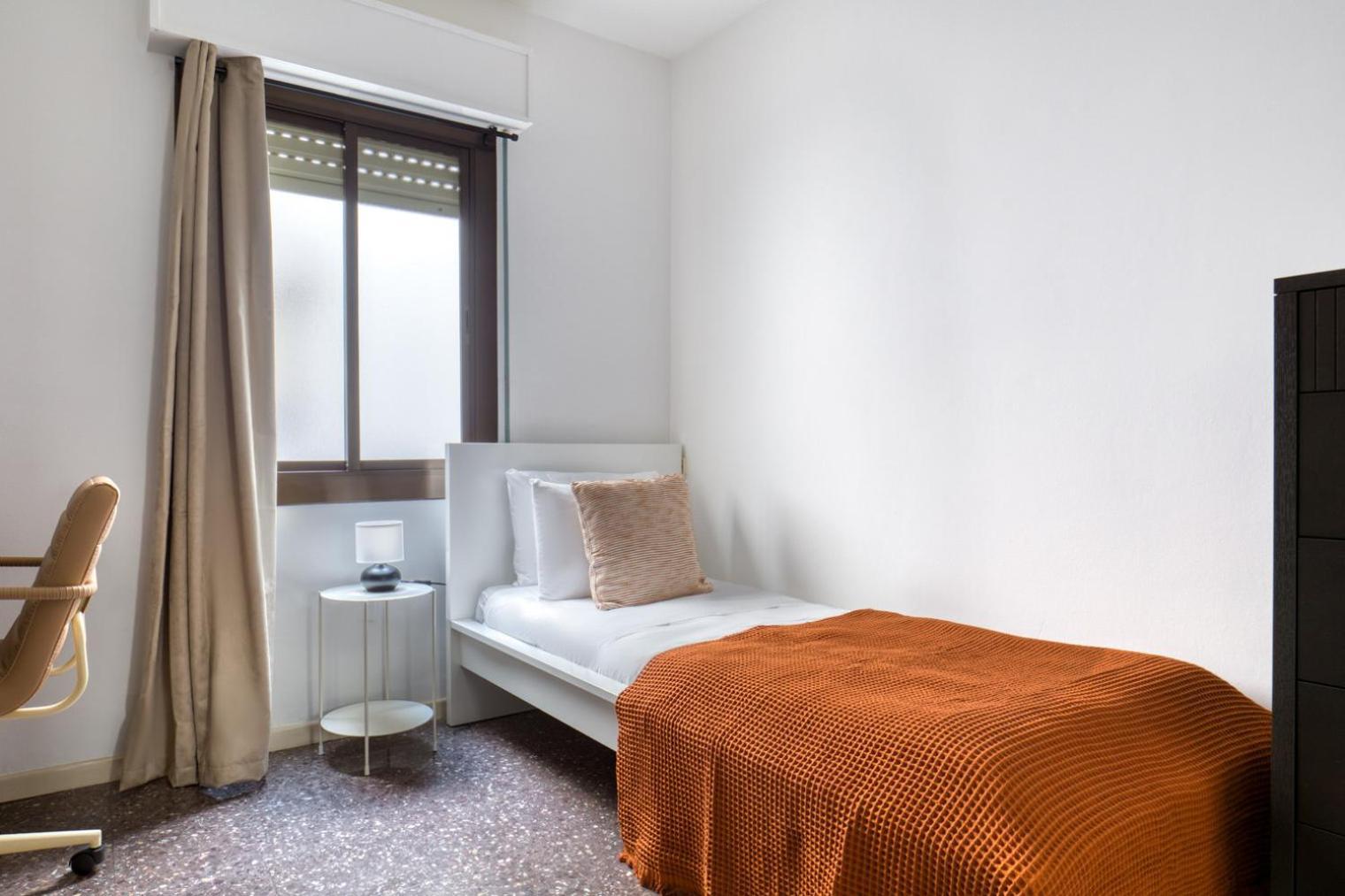 Sants-montjuic 2br W Balcony Bcn-64 Apartment *