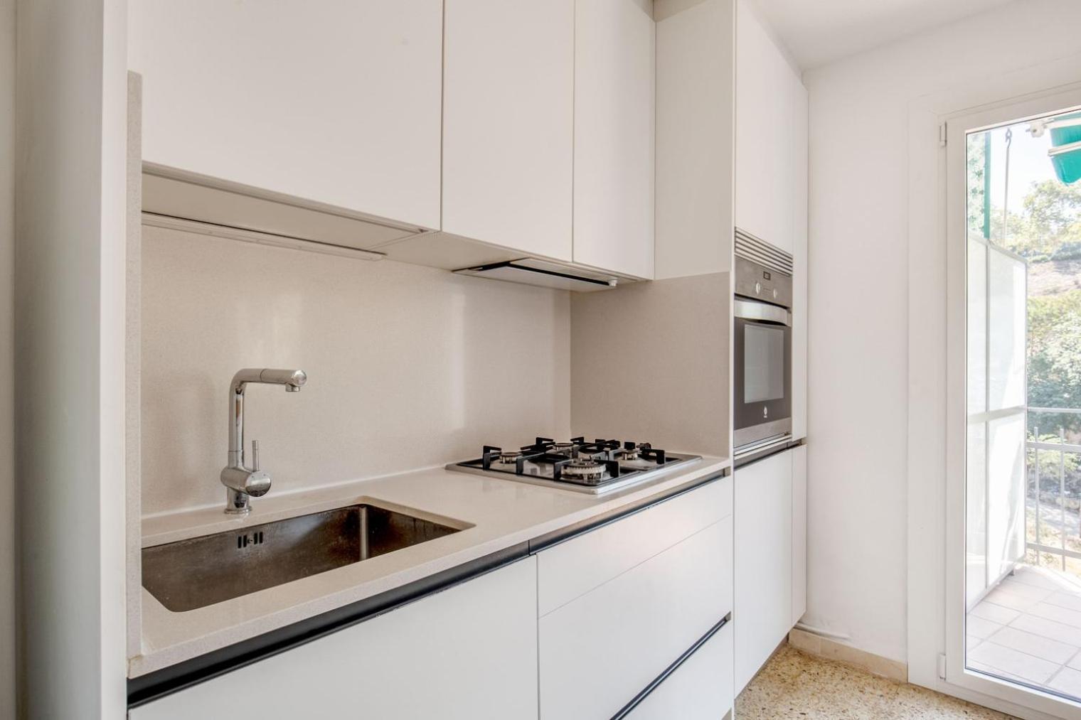 Apartment Poble Sec 3br W Balcony Mountain Views Bcn-109 Barcelona