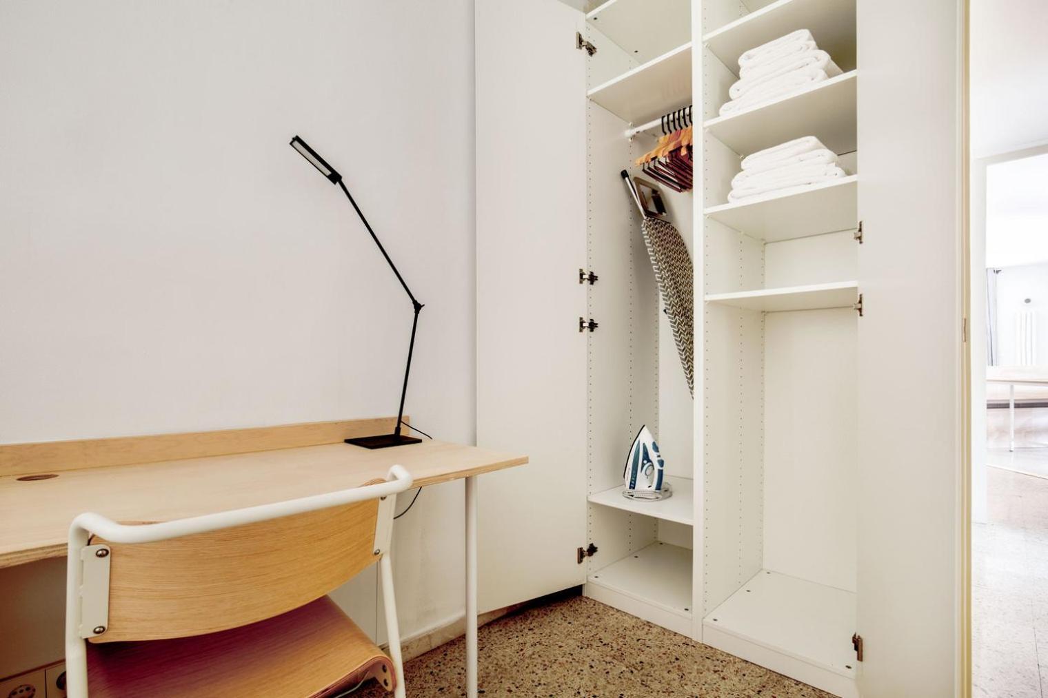 Poble Sec 3br W Balcony Mountain Views Bcn-109