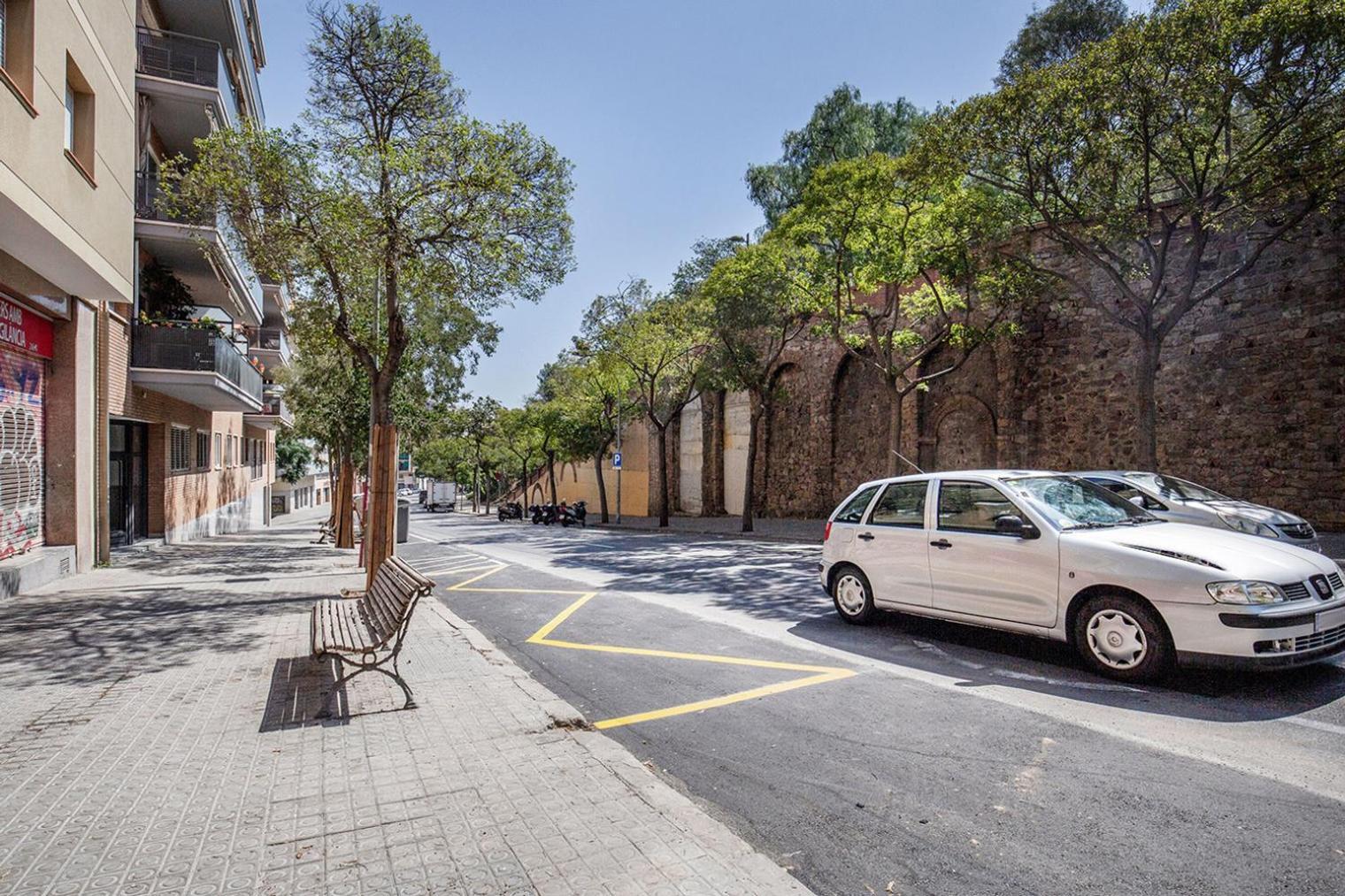 Apartment Poble Sec 3br W Balcony Mountain Views Bcn-109 Barcelona