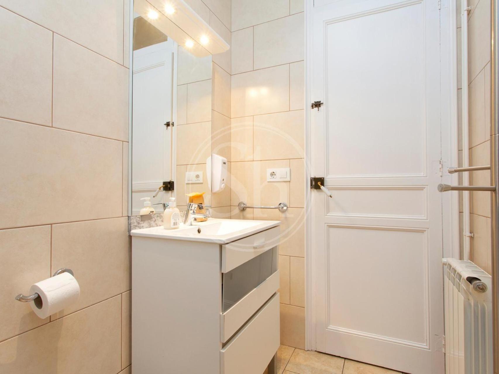 8 En Gracia Apartment