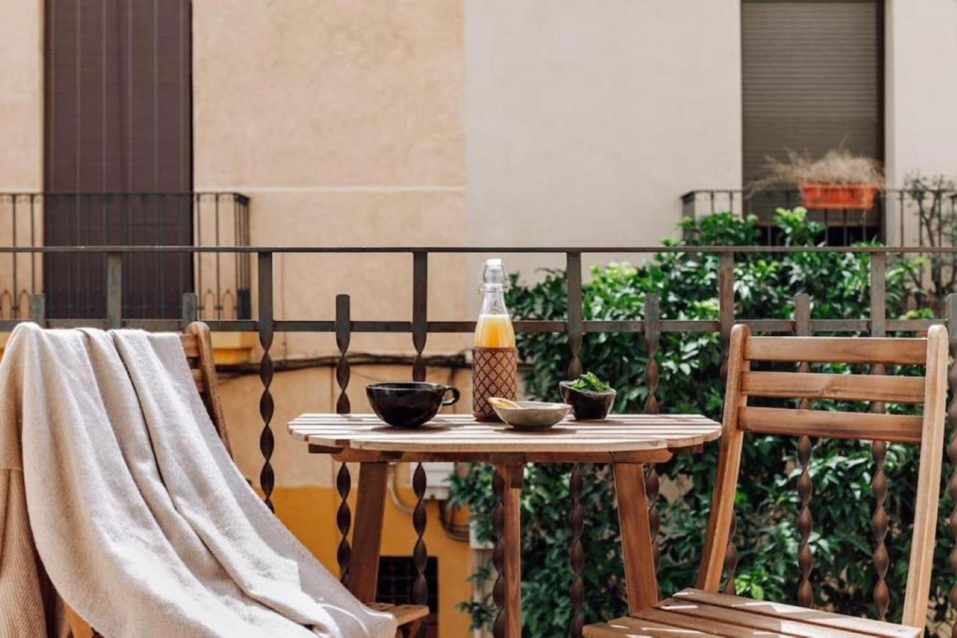Mwitu - 2 Bedroom And Balcony In Poblenou Apartment