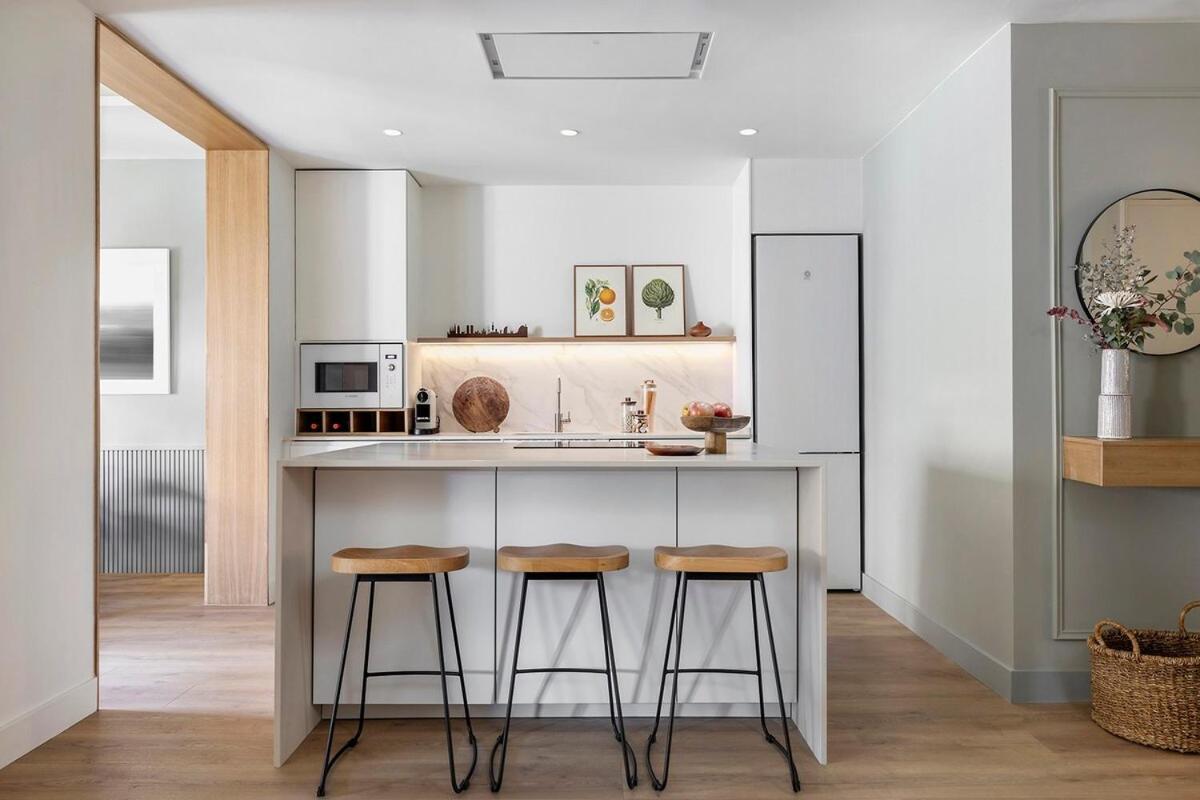 Luxury With King Beds & Ac In Heart Of Bcn Apartment Barcelona