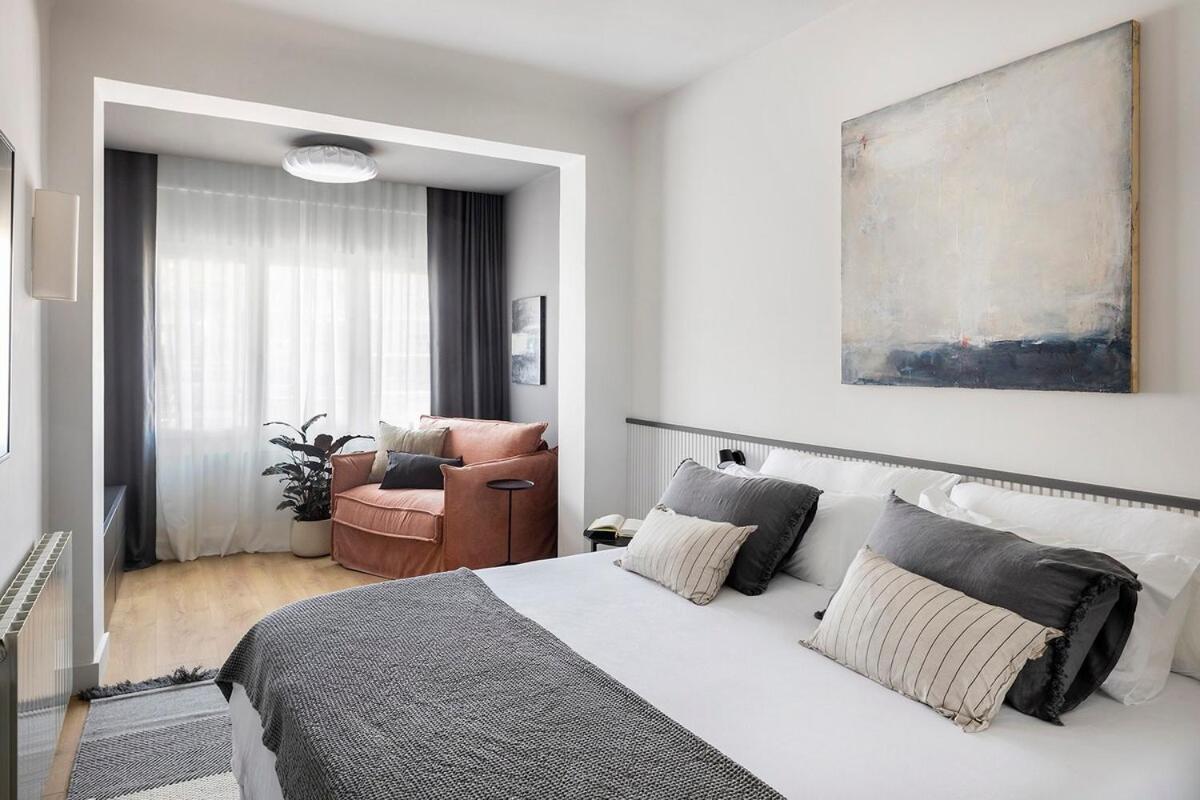 Apartment Luxury With King Beds & Ac In Heart Of Bcn
